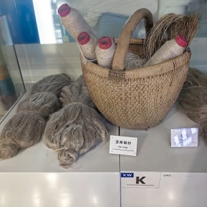 佛山鸿万林服饰