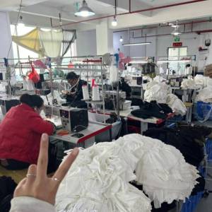 盈盈服饰有限公司