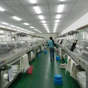 青青子衿服饰毛衣源头工厂