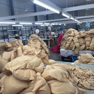 睿熠服装有限公司