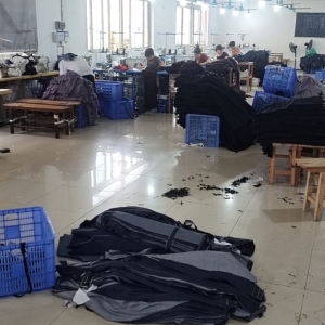 青萍红服装加工厂