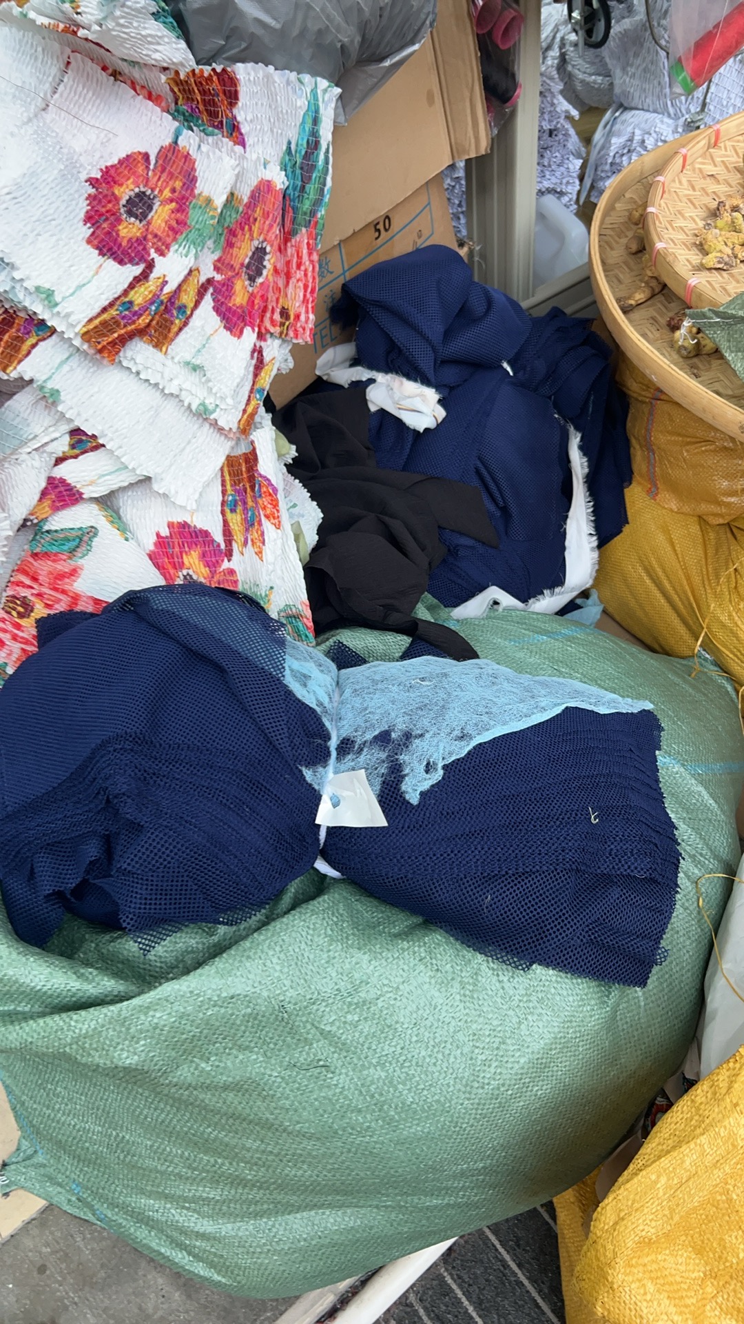 正佳大型服装特种工艺打揽、电脑打条、