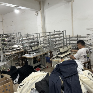 正佳大型服装特种工艺打揽、电脑打条、