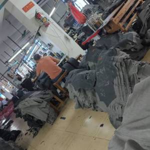 鑫辉燕制衣有限幺公司