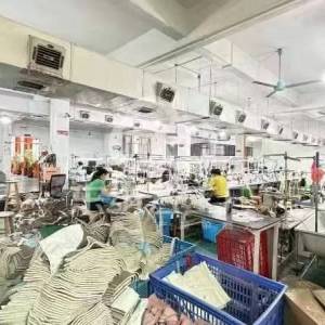 岳阳市亘上服装有限公司