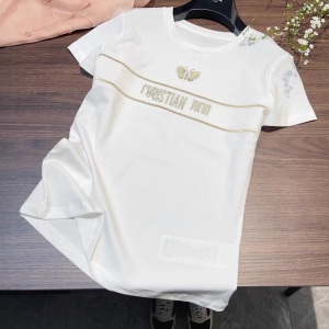 实体品牌女装 寻绣花厂