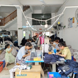 精星木童制衣厂