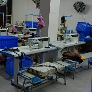 雅靓服装加工厂