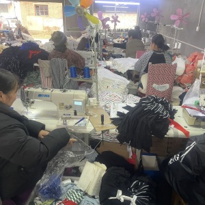 聊城泓珹服饰有限公司