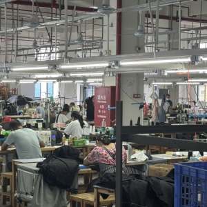 中山市龙华服饰有限公司