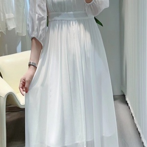 电商品牌 寻真丝连衣裙工厂