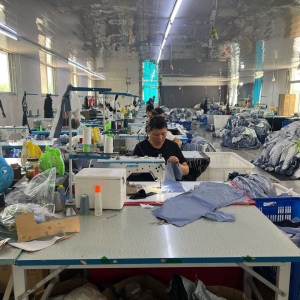 平邑县深美服装厂