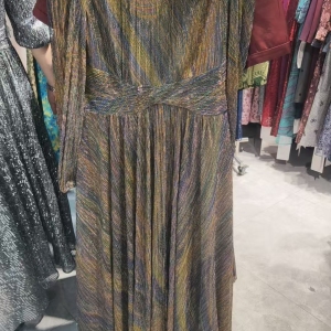 新疆单 寻连衣裙加工厂