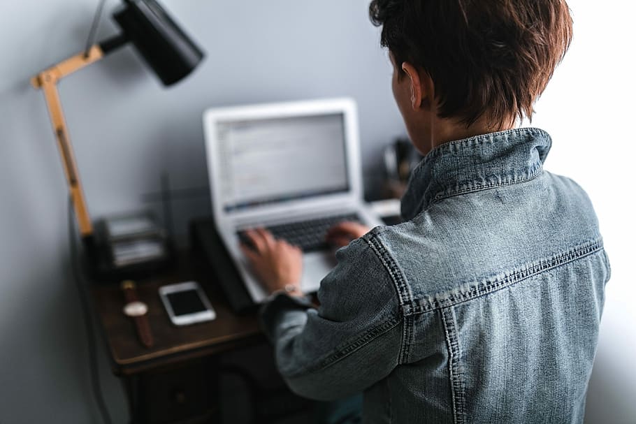 从 “小单快反” 到 “中央工厂”：服装代工行业的门槛变了吗？