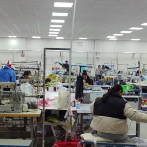 洪湖市凡太服饰