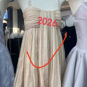 万佳档口单 找女装连衣裙工厂