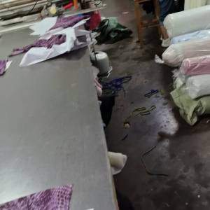 欣億服饰