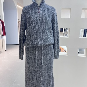 舒年服饰