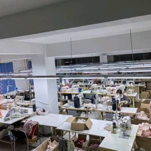 辽宁省大连市庄河市青堆镇兰雅服加工厂