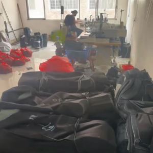 万威服装有限公司