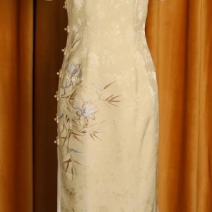 精品档口女装 寻法绣绣花厂