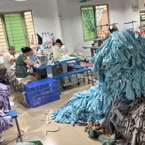 东莞市宏晟服装有限公司