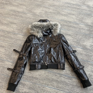 电商中性服装 寻皮衣工厂