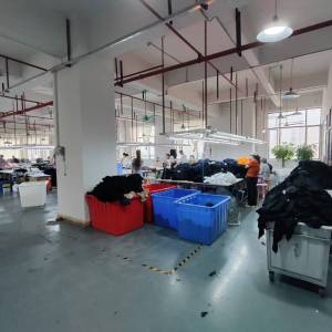 东莞市庄驰服饰有限公司